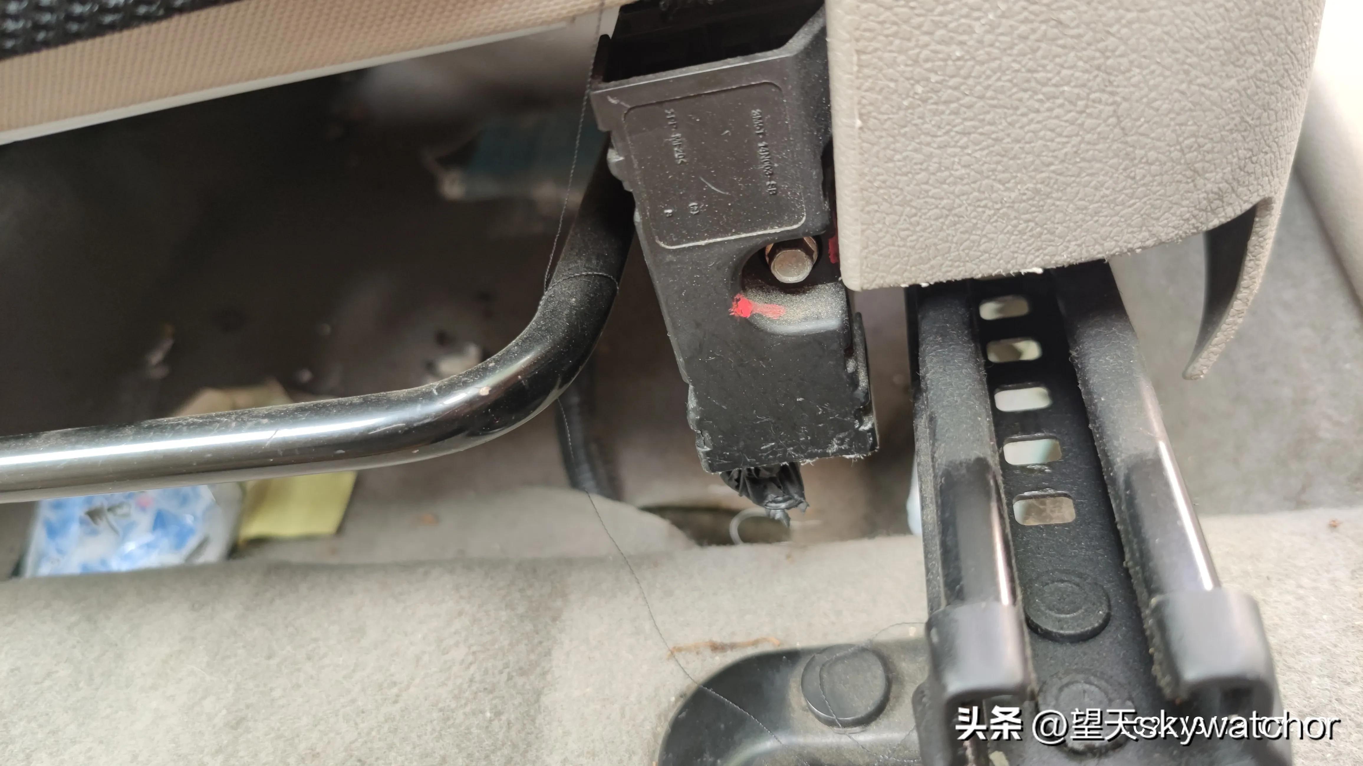 07福克斯鼓风机调速电阻,07款福克斯鼓风机电阻经常烧坏