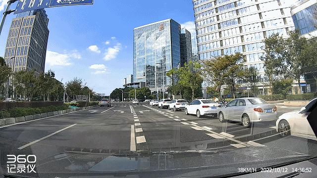 4k的行车记录仪,4K行车记录仪4寸