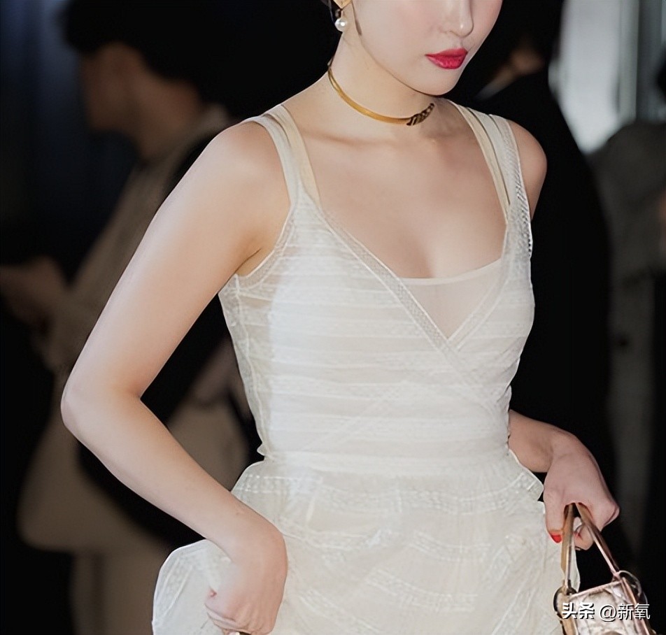 胸部明显大小不一怎么办,胸部越来越小是病理吗