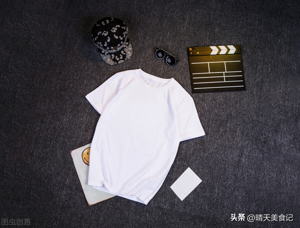 衣物发黄有污渍，不要着急扔，教你一个方法变白变干净