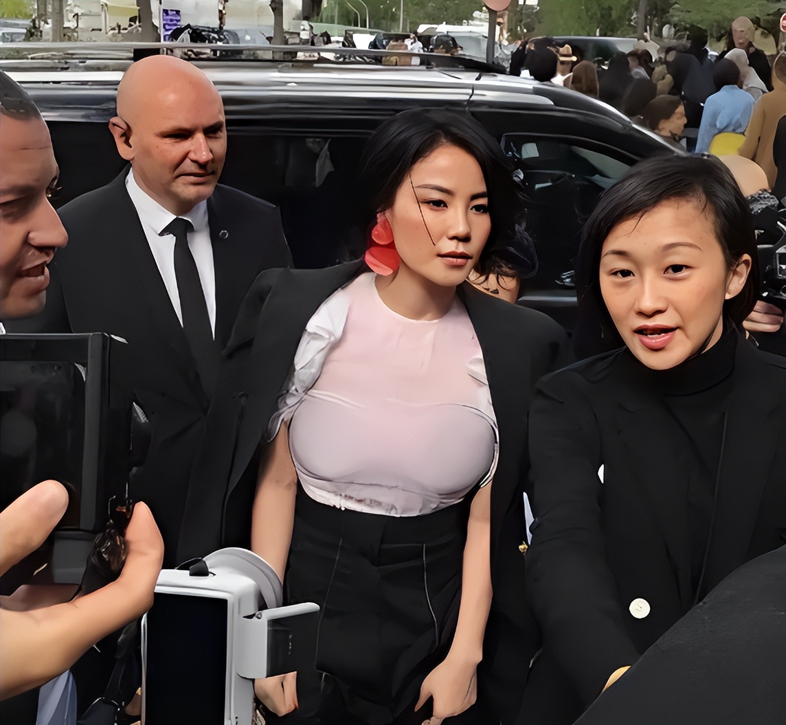 王菲和谢霆锋是相差几岁的姐弟恋,王菲和谢霆锋相差几岁姐弟恋