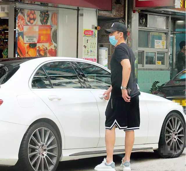 直播间卖假货翻车的有几位明星,香港过气明星直播卖假货