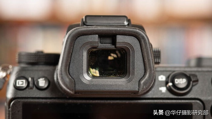 买尼康z6ii还是z5,尼康z6ii和佳能r6