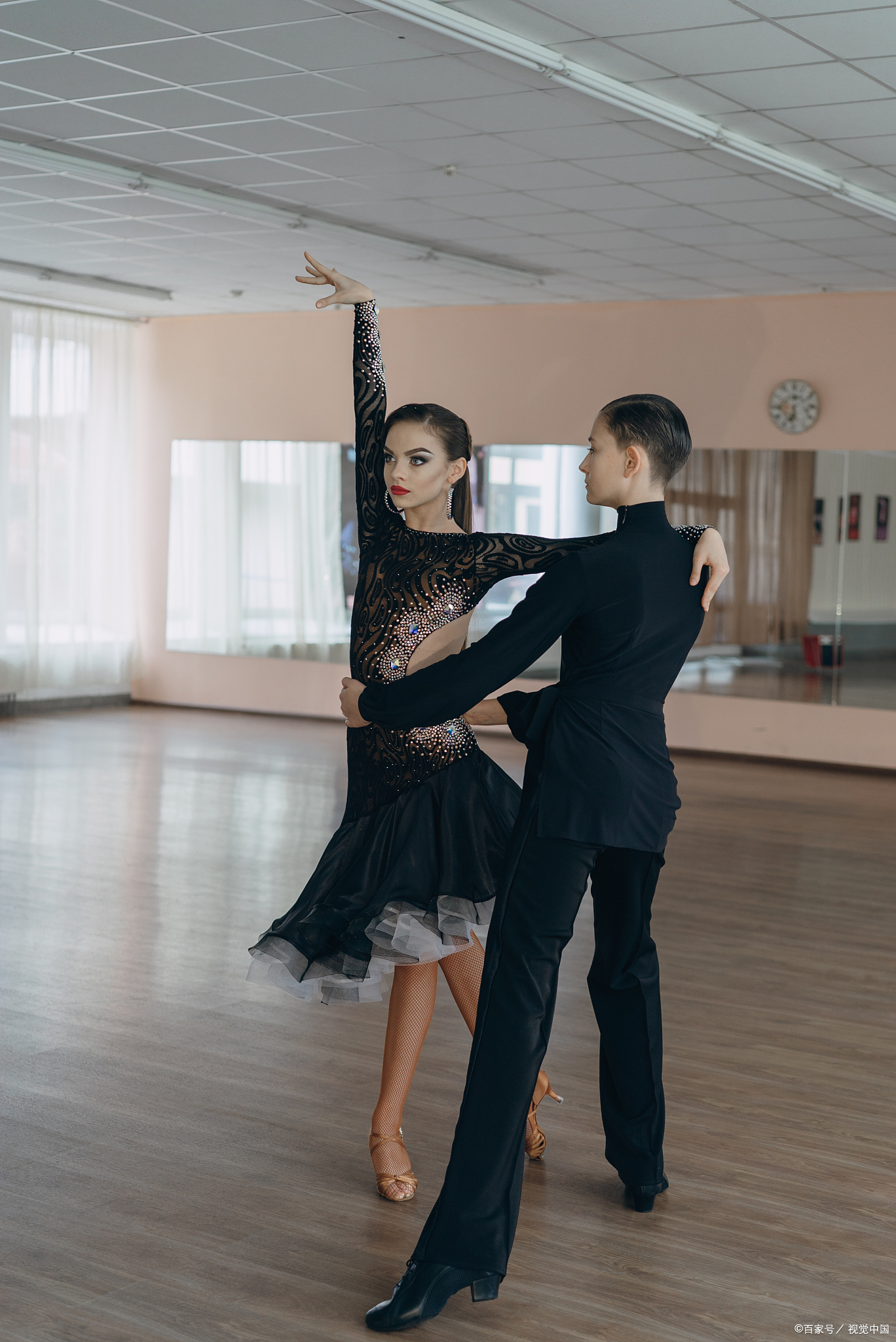 拉丁舞的步伐练习,拉丁舞如何练准节奏