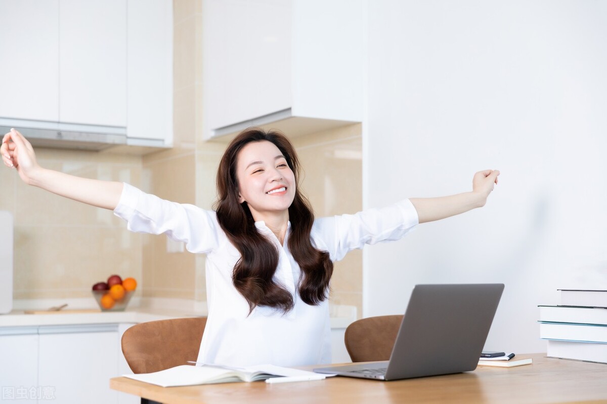 月经有血块发黑怎么调理经典篇,月经排出一坨坨的发黑血块正常吗