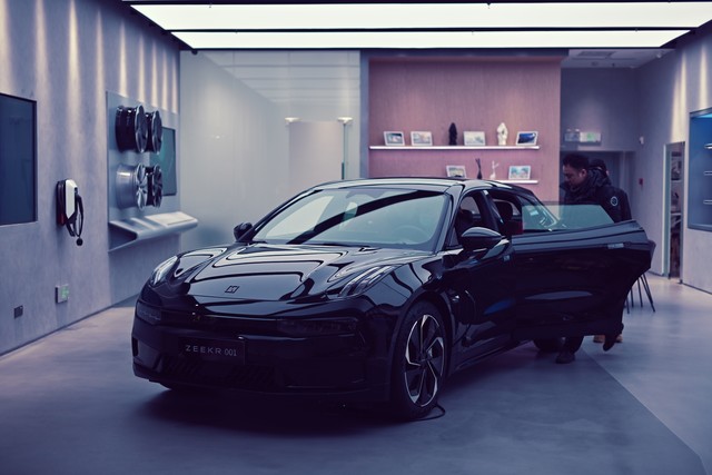 极氪001空调出风口现白色粉末，未回应涉事车型山东是否有售