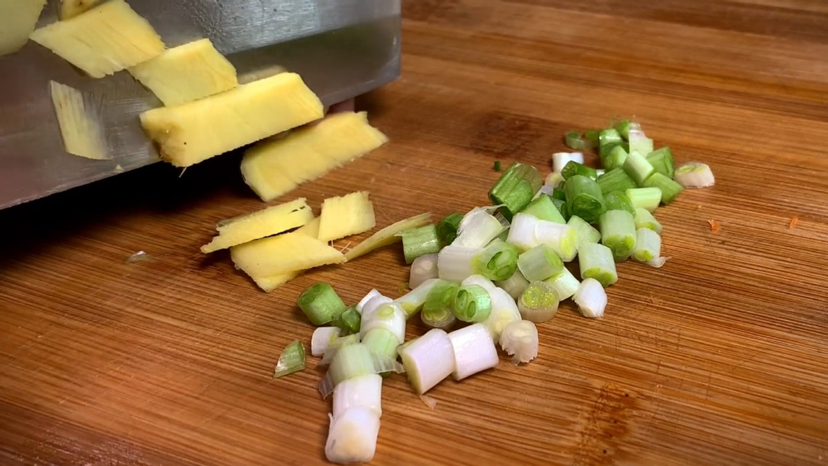 9种食物专治口臭,口气重口臭便秘怎么调理