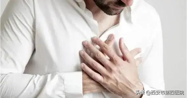 #健康中国行动2030#胸大真尴尬，18岁小伙胸部异常隆起……这个病也会找上“他们”