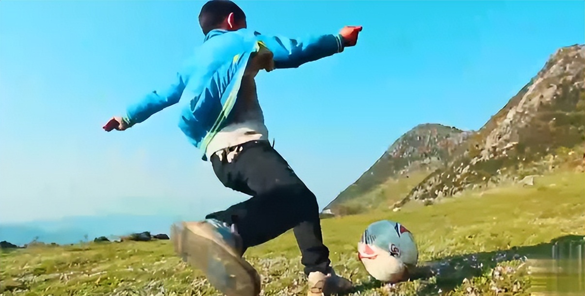 16岁富家女喂饭3年后现状,辽宁16岁女孩需要人喂饭