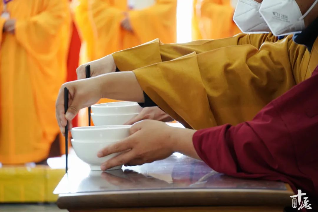 寺庙过堂的正确方法,去寺院过门槛有什么讲究