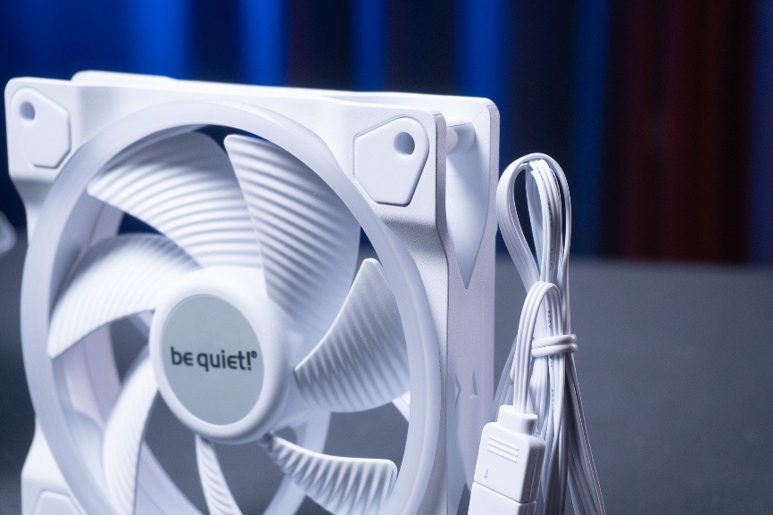 新风扇就是好，德静界Lightwingswhite，白色RGB秀起来