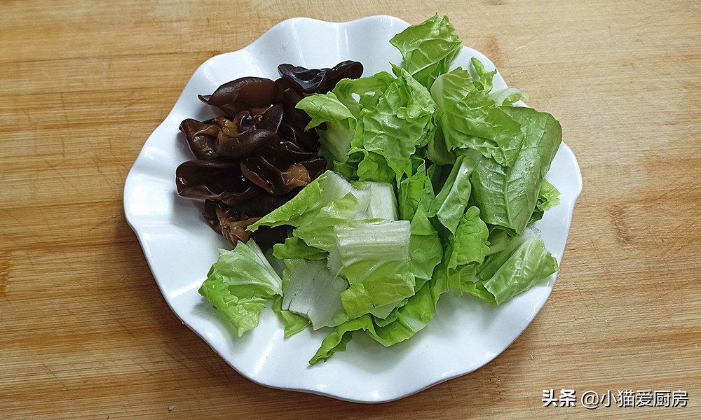 妈妈们要多做山药肉丸汤给孩子喝,辅食山药肉丸汤的做法