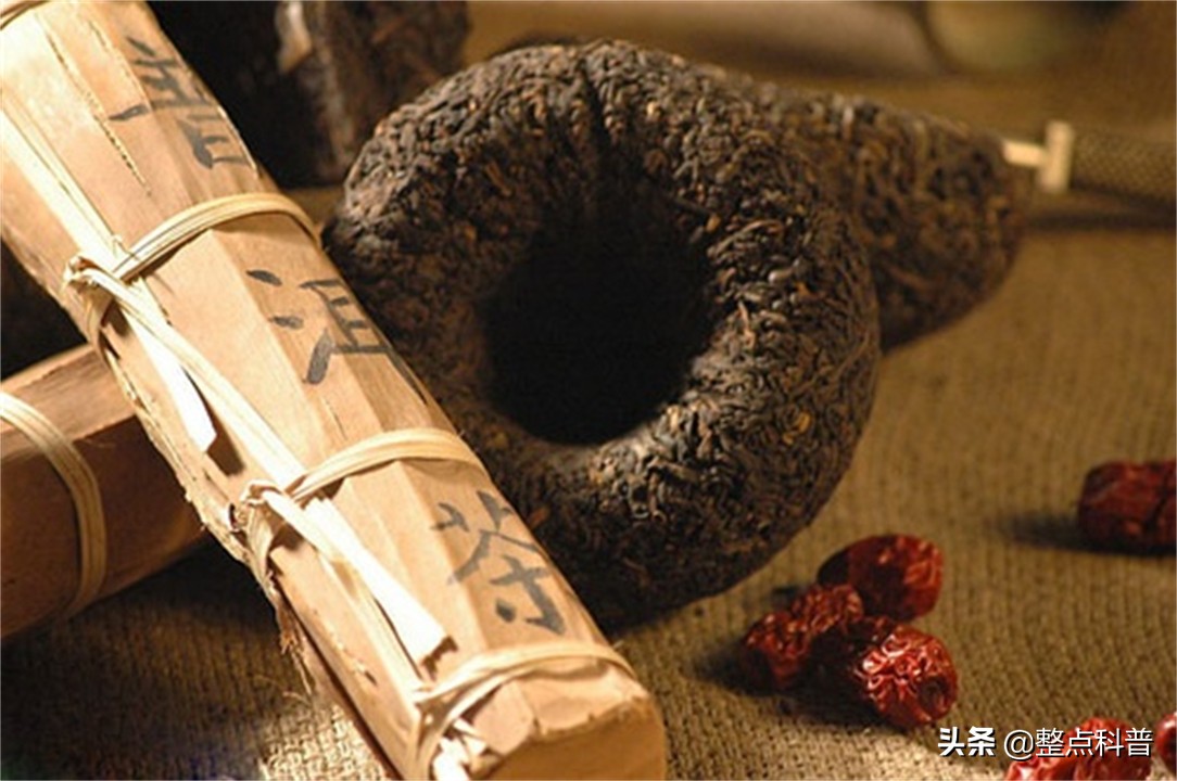 普洱茶熟茶里的霉菌,变质的普洱茶熟茶喝了会如何