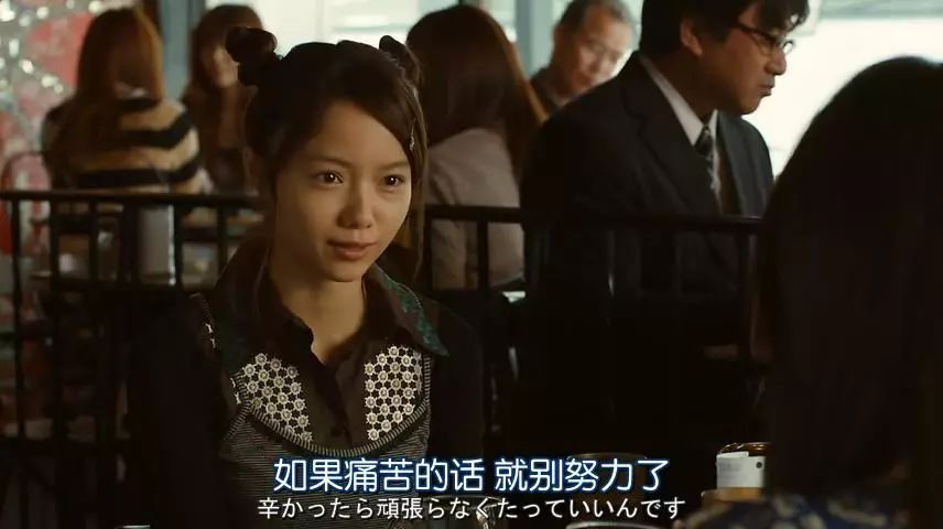 被针扎后,21岁护士自杀身亡,临终聊天记录曝光:逼死她的,不是病毒