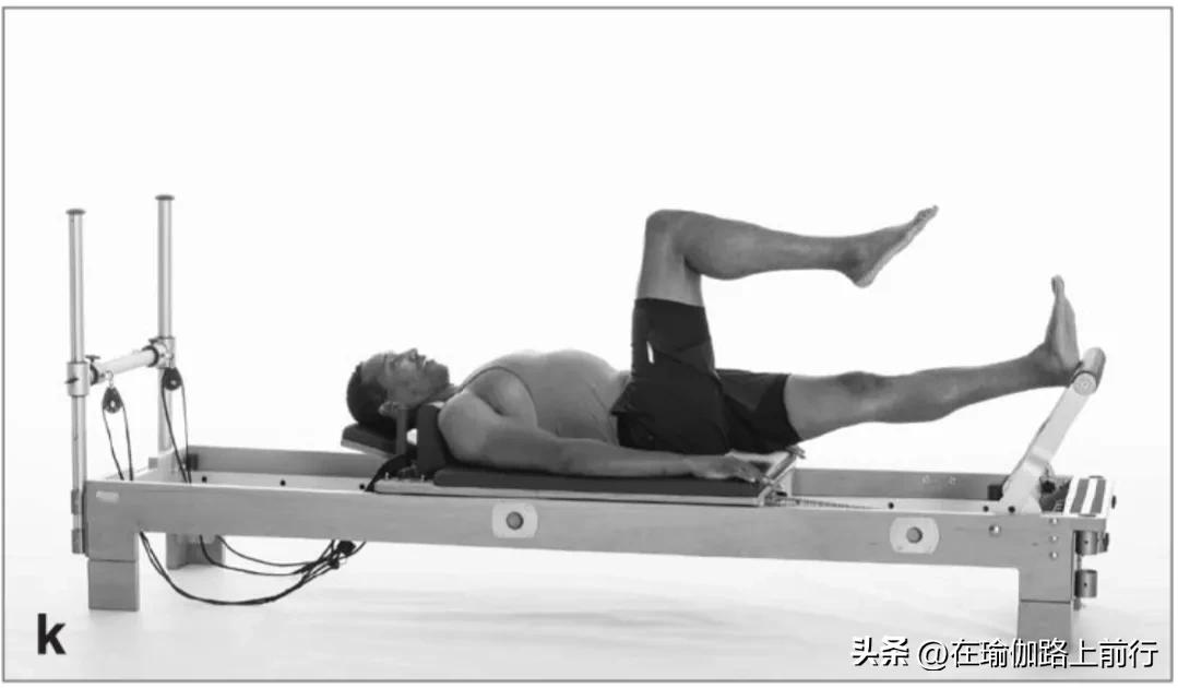 普拉提大器械流动训练,普拉提大器械超人式