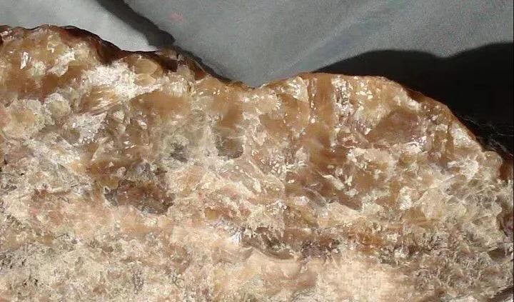 金香玉珍贵判断标准是什么,金镶玉鉴定方法和价格