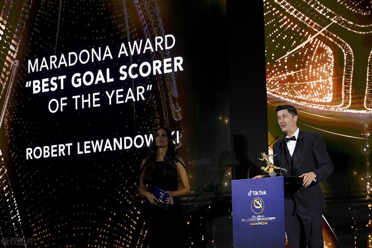 梅西莱万c罗领衔,梅西c罗领衔fifa年度最佳阵容