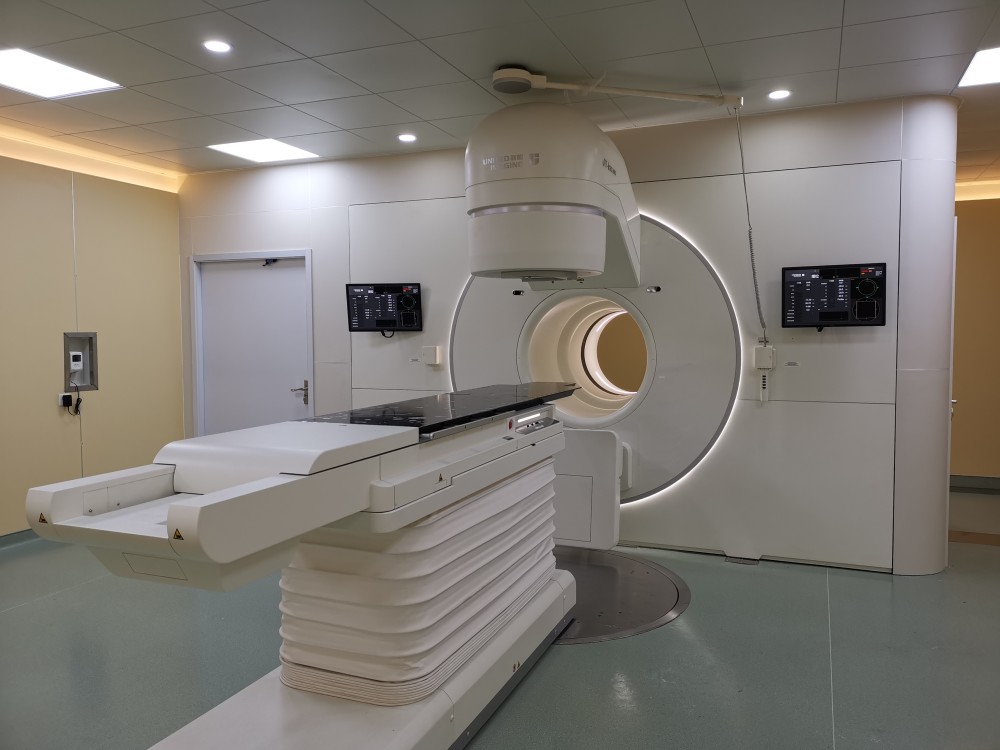 一个疗程的放疗要多长时间，费用是多少？