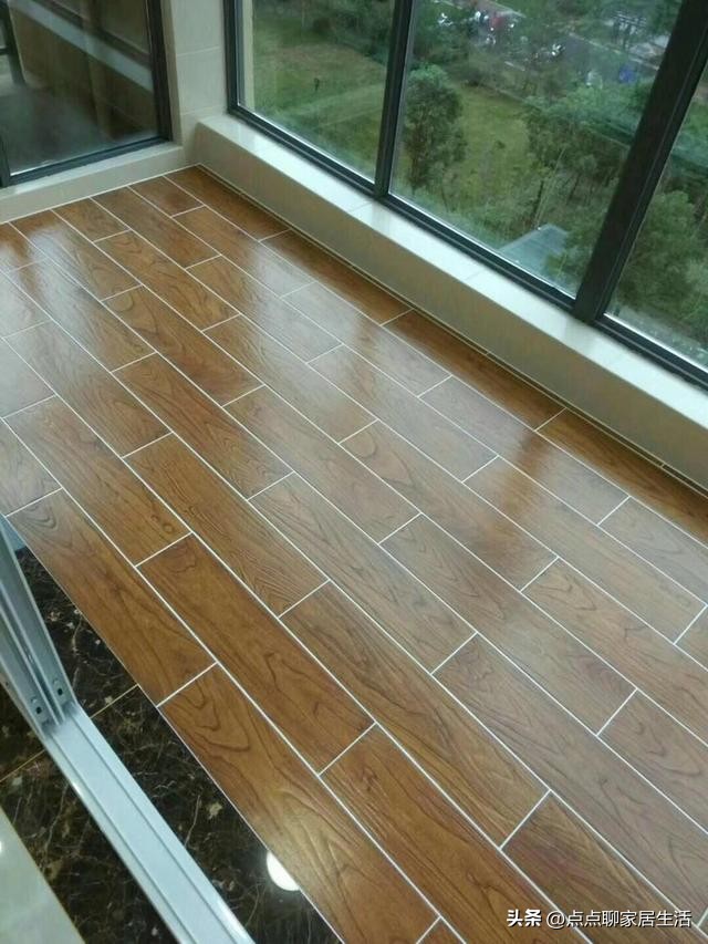 为什么越来越多人铺“木纹砖”？和普通瓷砖比，真好用还是智商税