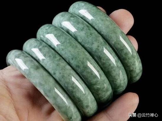 豆种翡翠真的不值钱吗,豆种翡翠不透明的便宜吗
