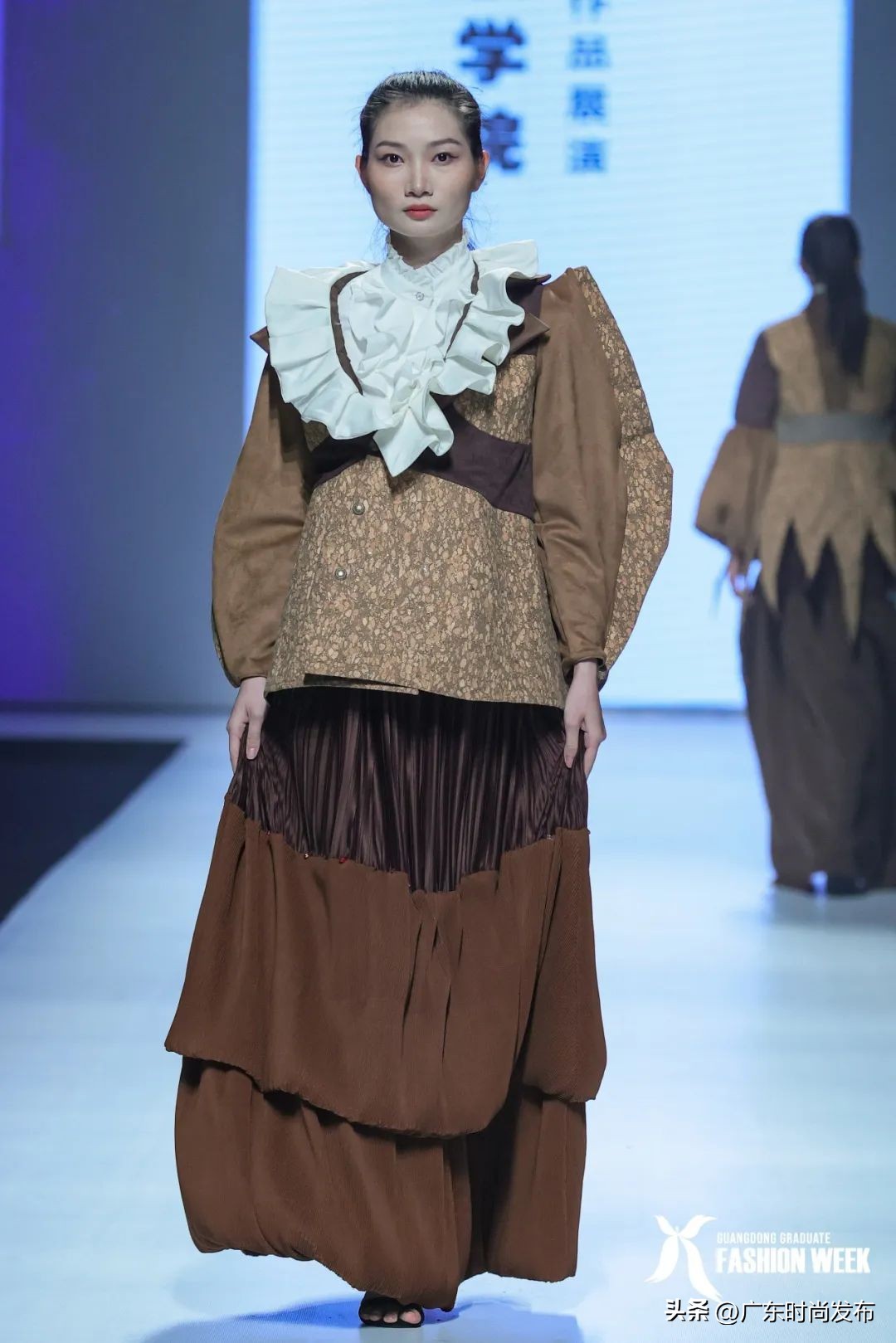 天马行空的设计！就在私立华联学院服装毕业大秀——2023中国（广东）大学生时装周