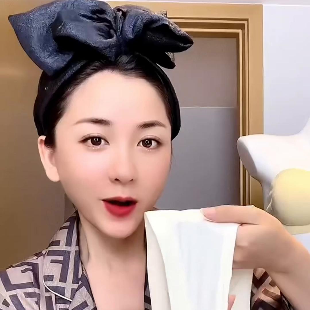 穿一字肩吊带的话怎么穿内衣,穿吊带一字肩穿什么内衣