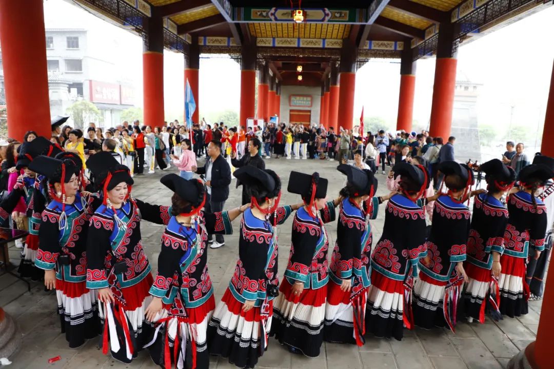 【金沙贡茶】“醉美金沙旅游季”|逛贡茶城游生态园品酱香酒