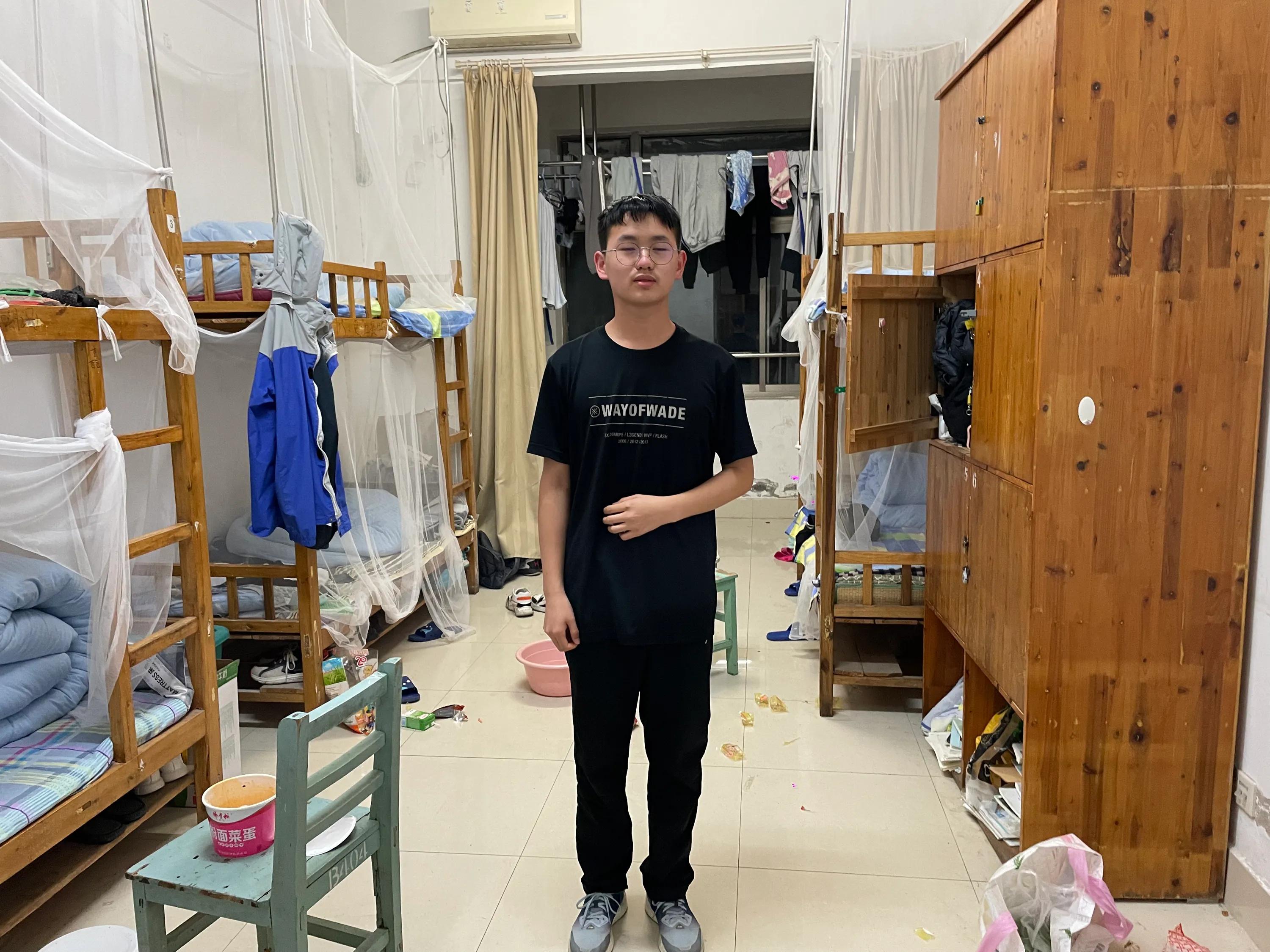 新学年第二学期No.243高三学生入校园心得体会布置完