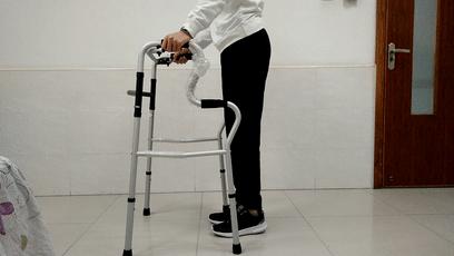 偏瘫后,走路画圈,髋关节活动受限,髋外旋,这套方法可大胆试一试