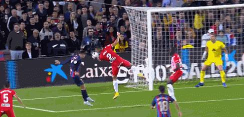 登贝莱皮克巴萨,巴萨2-1逆转皇马观众