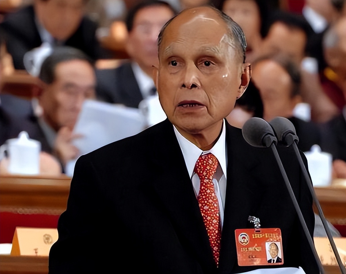 “红色商人”霍英东：抗美援朝胜利背后功臣，去世后享受国葬待遇