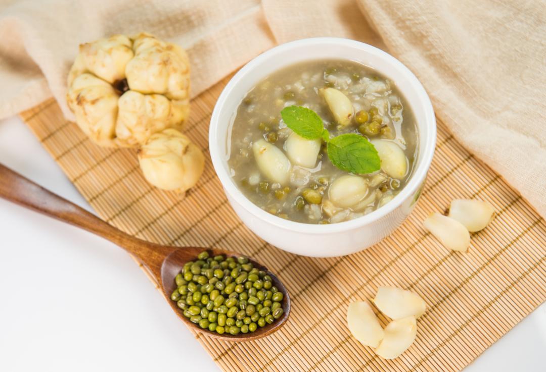 情绪不畅、饮食不节、久病劳累，可导致机体内热？如何正确调理？