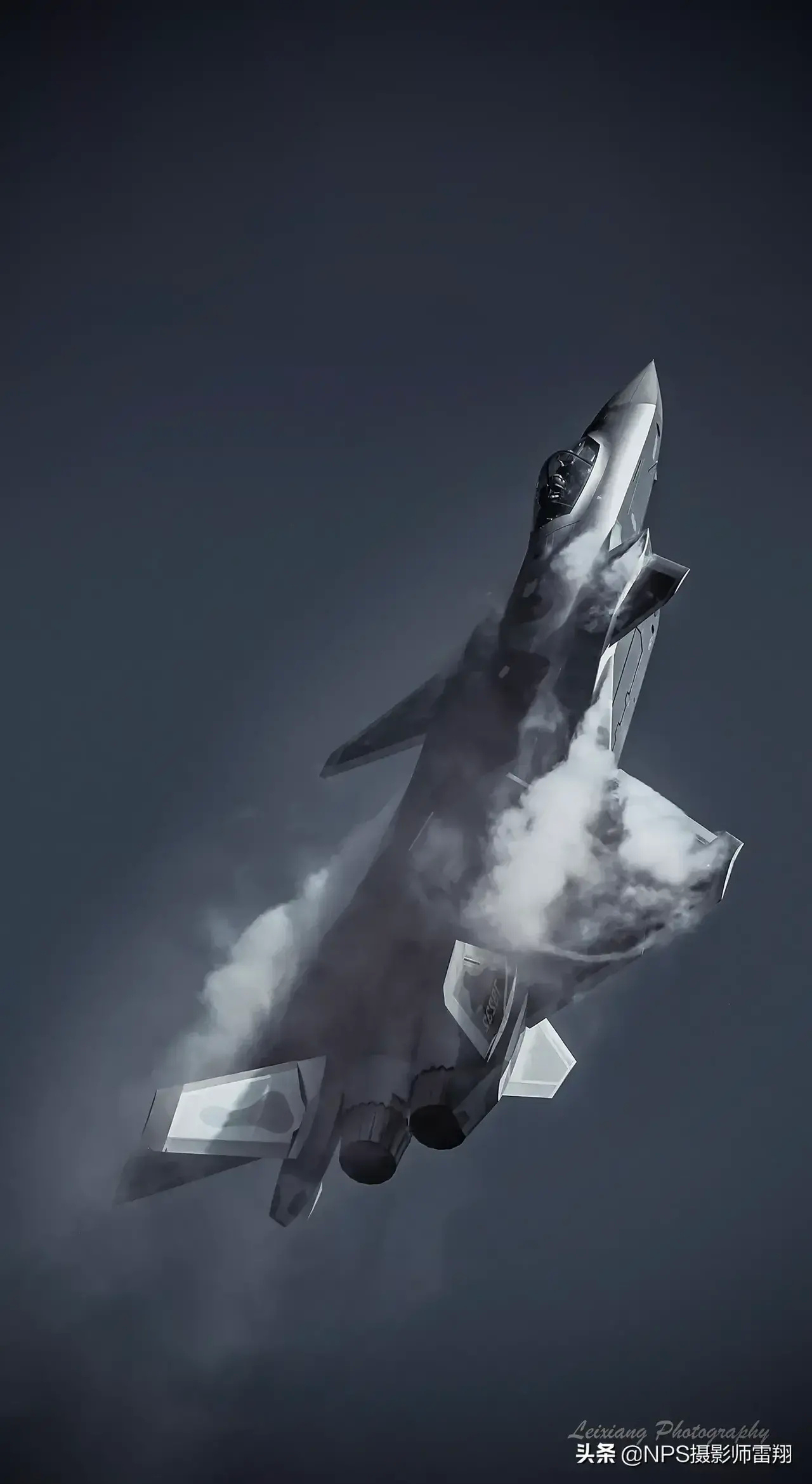 台媒:解放军5代机J-20被4代机J-16“击落”了，到底是怎么回事？