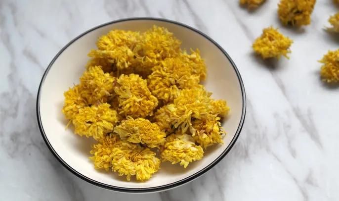 菊花泡水用什么茶叶好喝,菊花泡水用什么菊花降火