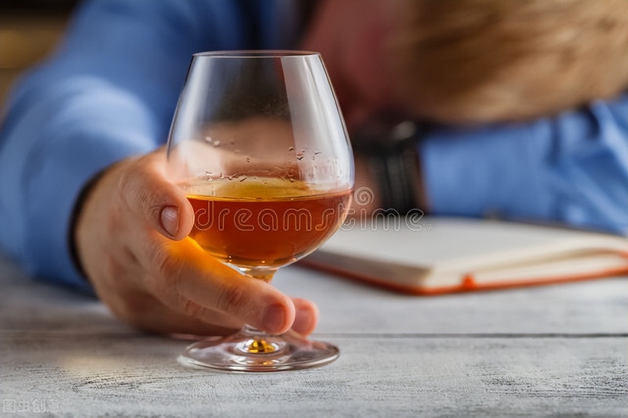 为何男人会性欲减退？除了年龄和心理，这几点还需注意