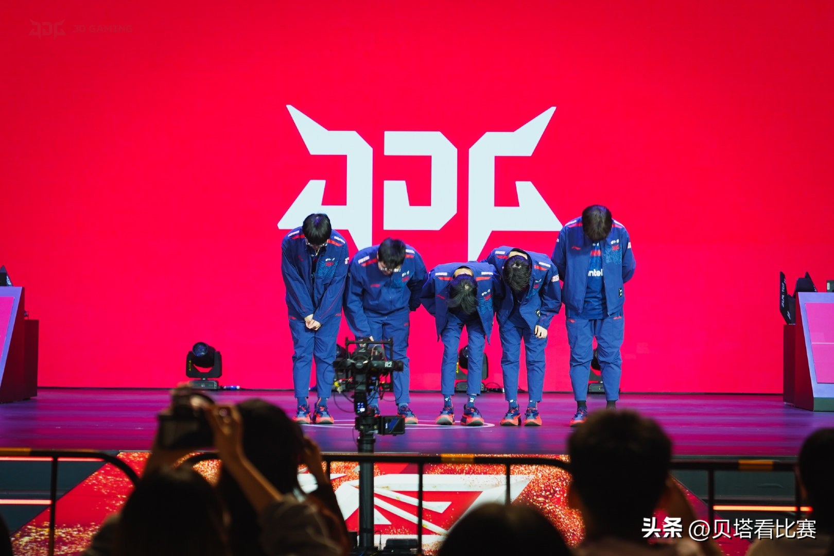 jdg击败tes视频韩文解说,jdg最后一波战胜tes