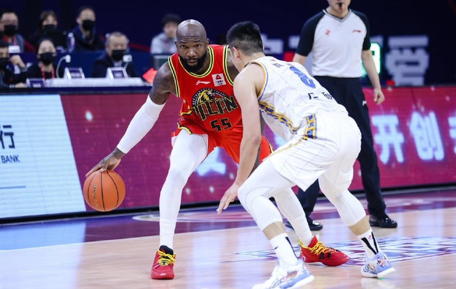 北控想进季后赛需要赢几场,北控队近日赛程