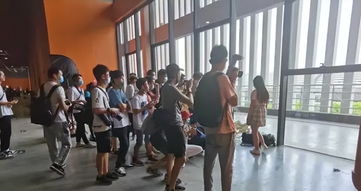 漫展cos的人挣钱吗,漫展cosplay赚钱吗