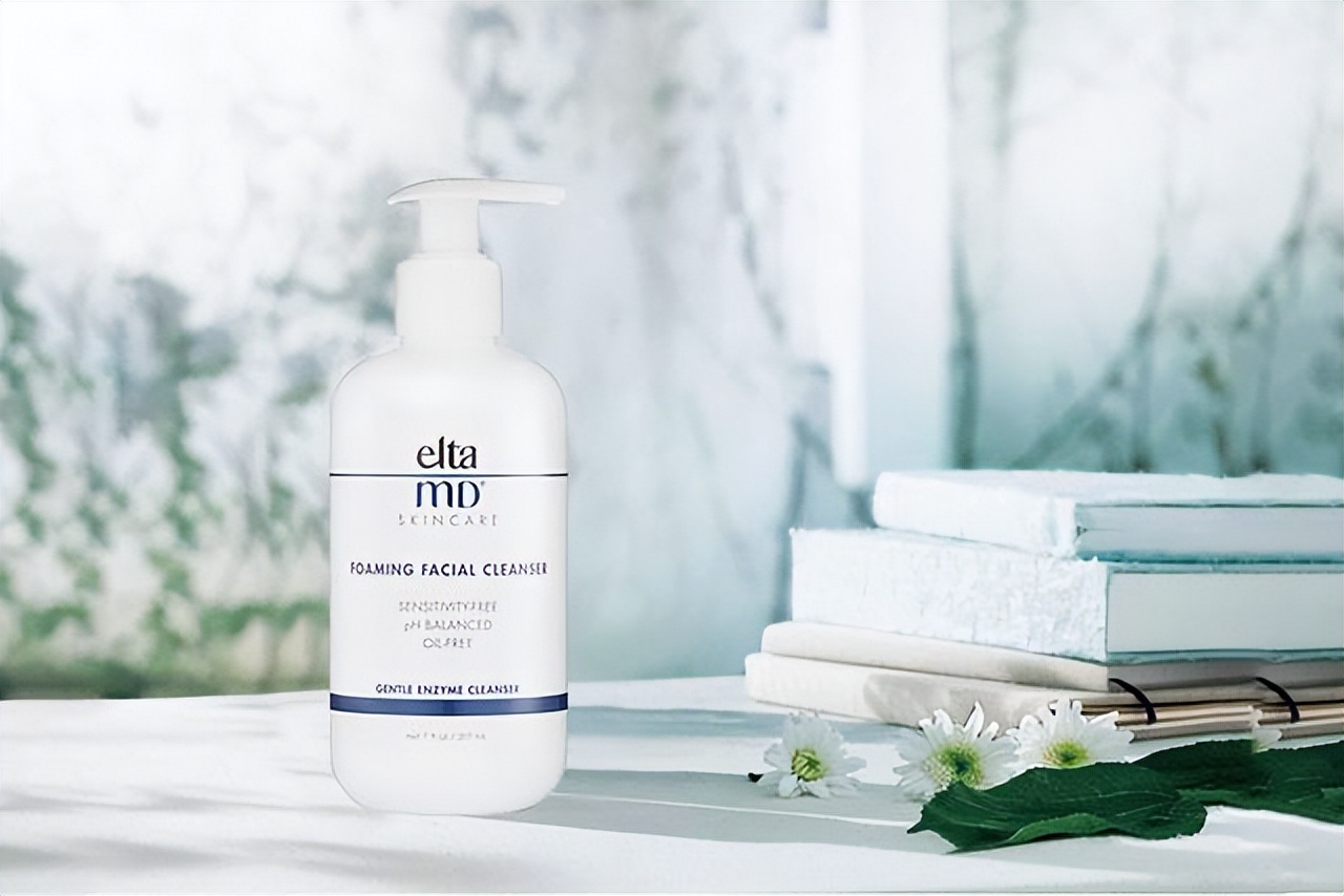 黑头粉刺多毛孔大用什么护肤品,去黑头粉刺清洁毛孔用什么洗面奶