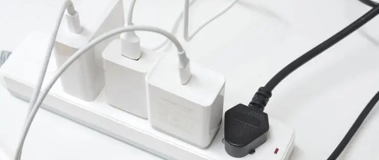 适合家庭用的万能充电器,最实用的充电器头