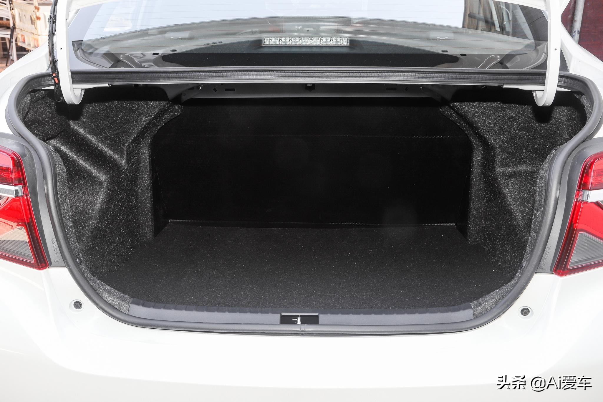 丰田最小型省油车二手车,丰田最便宜2.5自吸车型