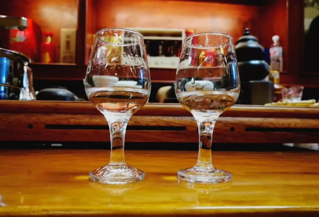 原浆燕京白啤是勾兑酒吗,原浆酒好还是勾兑酒好