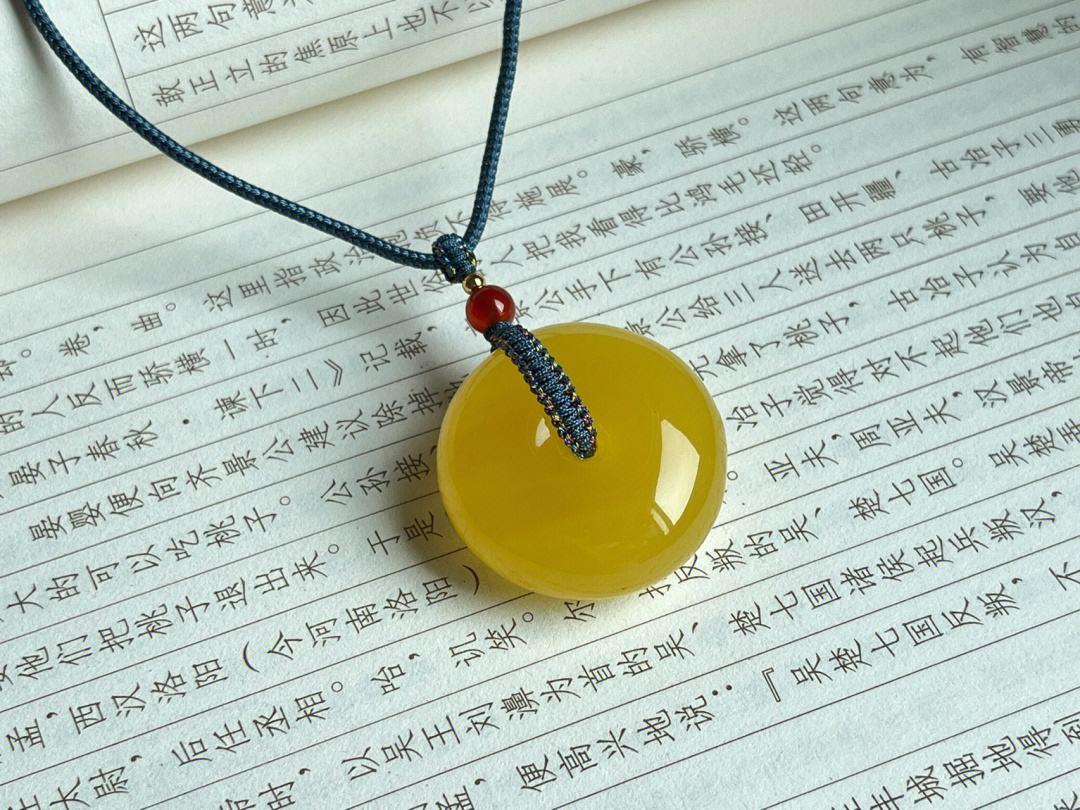 玉石平安扣好还是朱砂平安扣好,平安扣玉寓意和象征