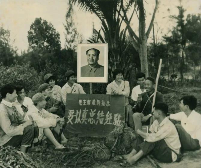 听老红军讲革命故事经历心得体会,听军垦老兵讲述戍边故事稿件