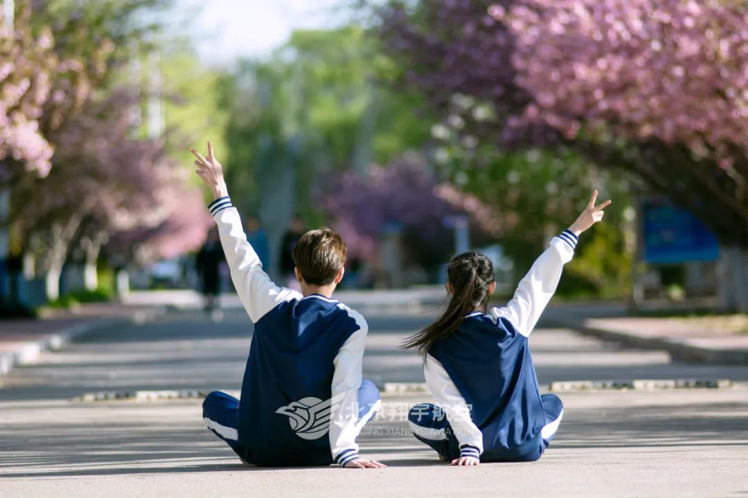 走进学校让心情愉悦,走进安静整洁的教室时我深感自豪