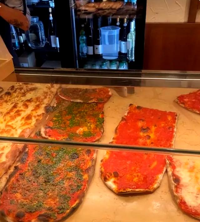 16岁李嫣疑交男友，奢侈品购买狂潮引发家庭危机，男友当苦力