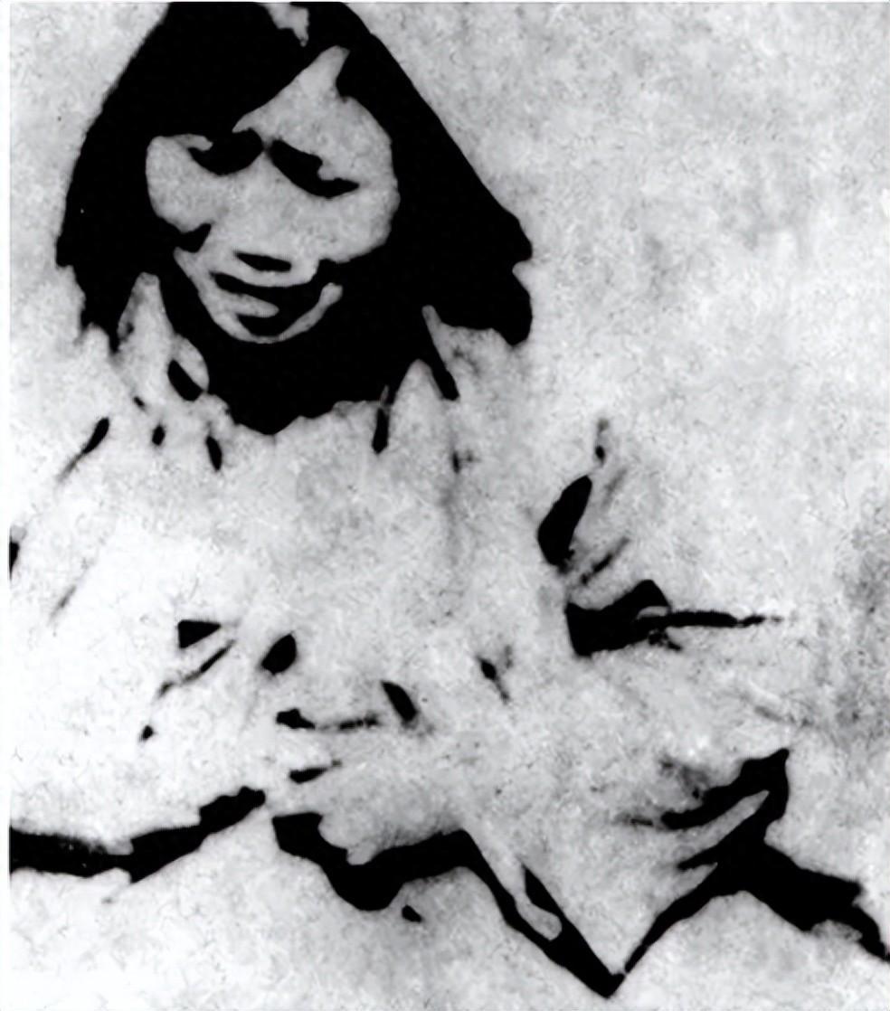 鏃ユ湰渚靛崕鍏借鐓х墖,渚靛崕鏃ュ啗鍏借缁濈増鐓х墖