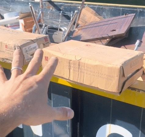 美国捡垃圾收入,美国夫妇垃圾箱寻宝