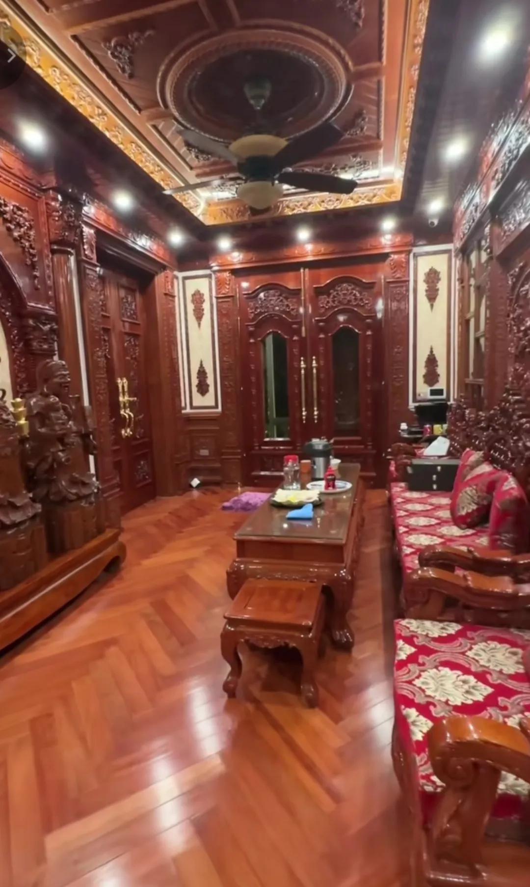 广西美女远嫁越南，生俩娃，发现越南有钱人的房子真豪气全屋红木