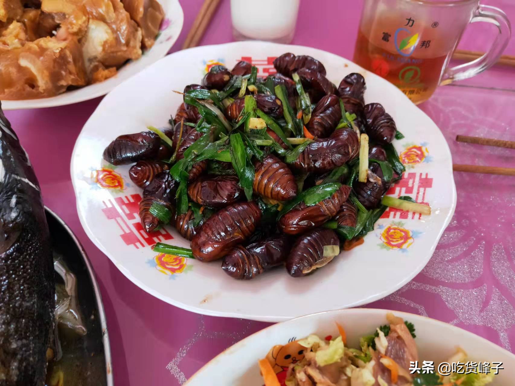 过年小姑子回门嫂子做了一桌菜,初三回娘家妈妈做的饭